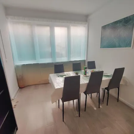 Stunning In Apartment *